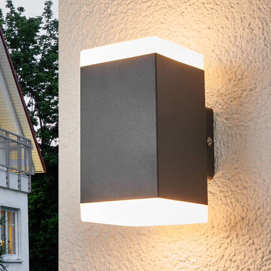 Kulmikas LED-ulkoseinävalaisin Hedda