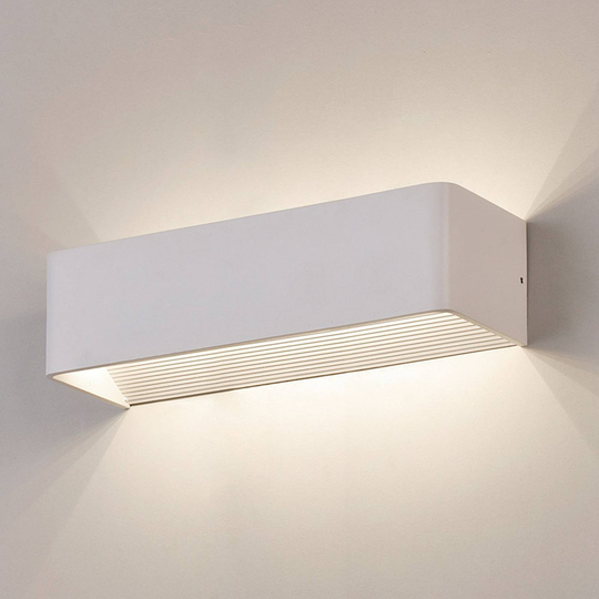 LED-seinävalaisin Icon, 2 700 K, leveys 37 cm