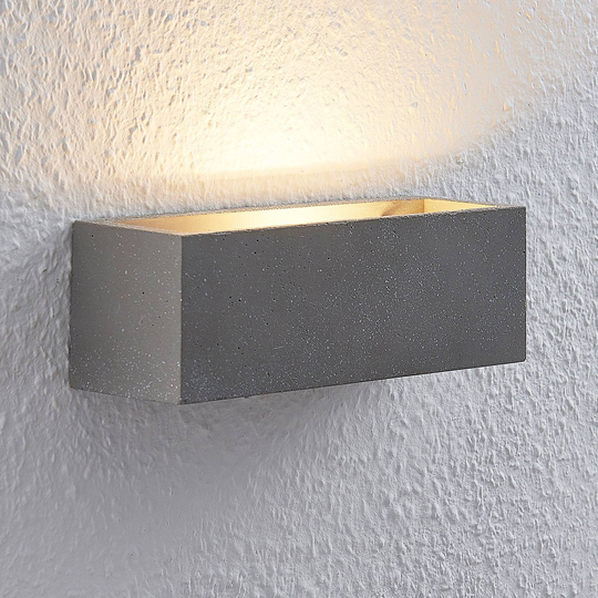 Lindby Selma LED-seinävalaisin, betoni, kulmikas