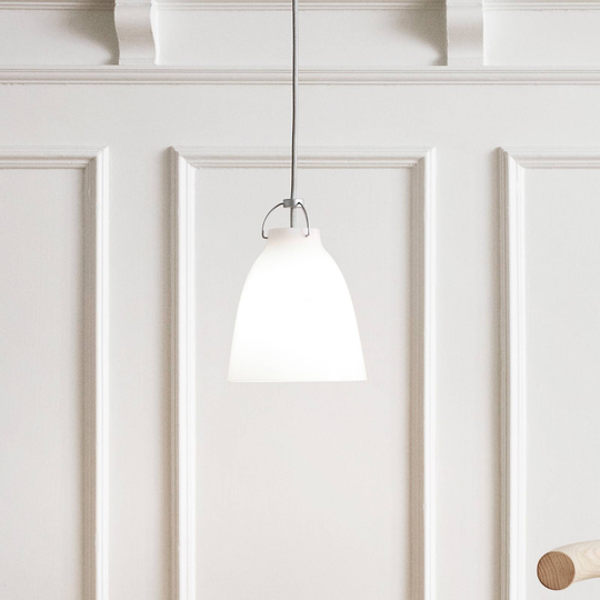 FRITZ HANSEN Caravaggio P1, opaalilasi Ø 16,5 cm