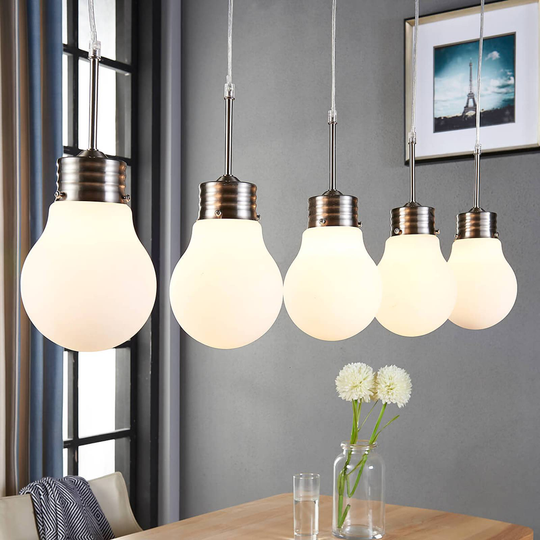 5-lamppuinen LED-riippuvalaisin Bado