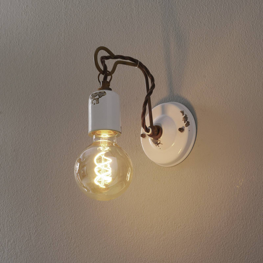 Seinävalaisin C665, vintage-tyyliä, valkoinen