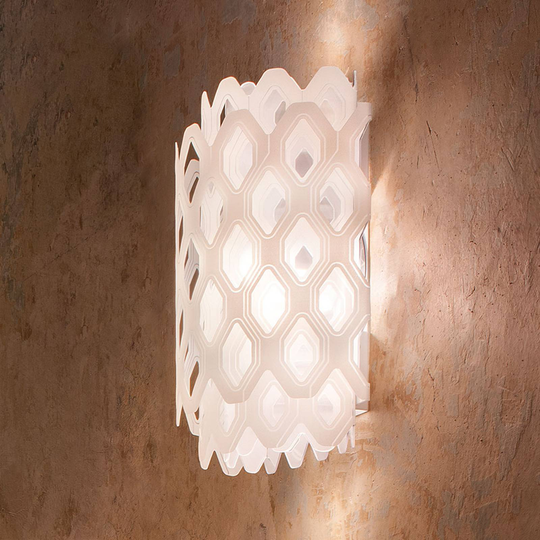Slamp Charlotte -seinävalaisin, kennokuvio