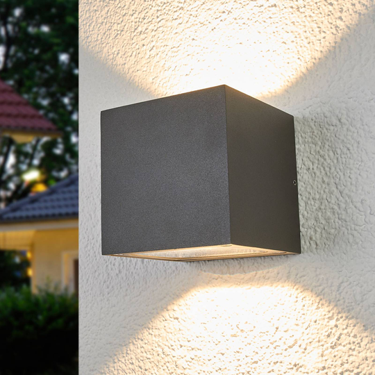 Kirkkaasti valaiseva LED-ulkoseinävalaisin Merjem